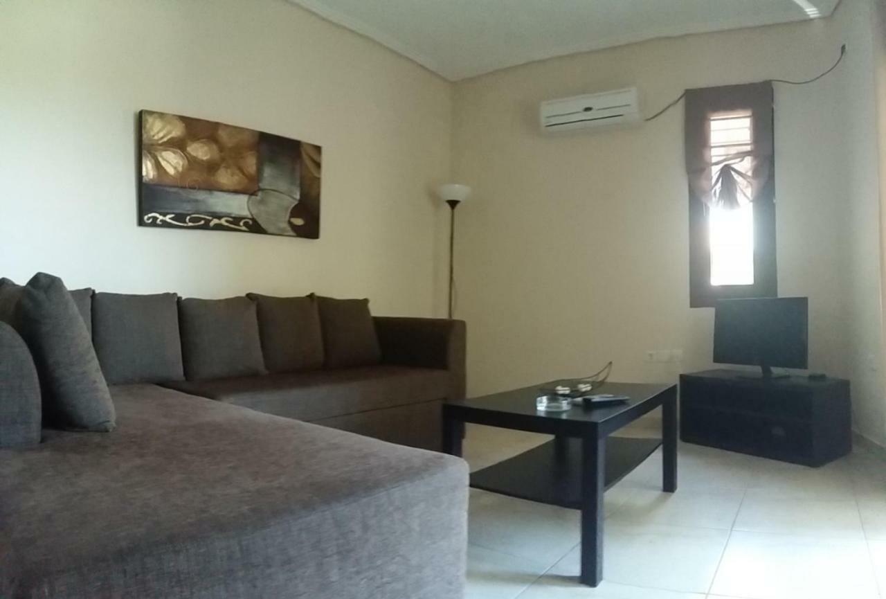 Gougousis Apartments Kaloyiros المظهر الخارجي الصورة